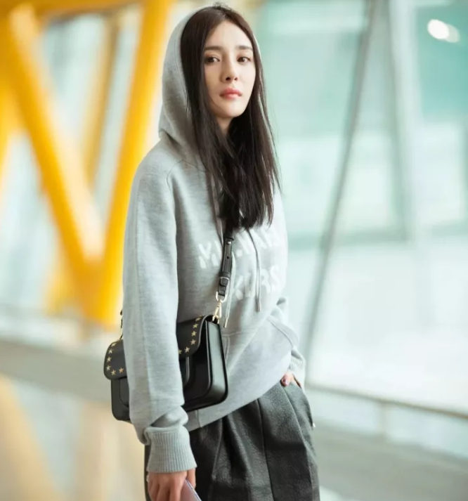 今年秋冬最chic！原來短發(fā)和帽子這么配??！