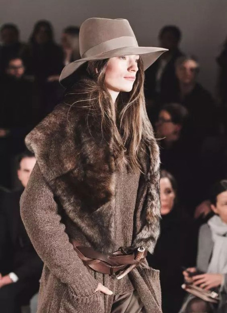 秋冬就得學(xué)會帽子搭配 秋冬就得學(xué)會帽子搭配