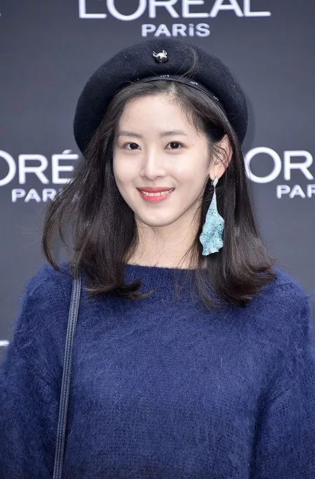 今冬時尚圈最紅單品貝雷帽,究竟你該搭什么發(fā)型? 今冬時尚圈最紅單品貝雷帽,究竟你該搭什么發(fā)型?