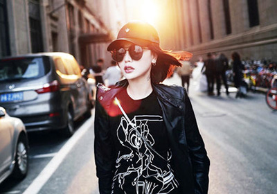 帽子是顯臉小的利器，秋冬就是要以帽取人